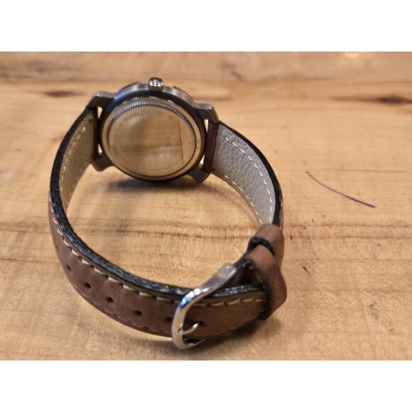 NOS Vintage Swiss Army Ladies' Date Dial Brown Leather Band Watch. Unworn. - Picture 11 of 11